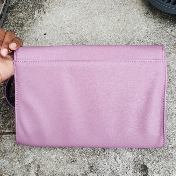 Jessica Simpsons lavender crossbody bag - Picture 5 of 7